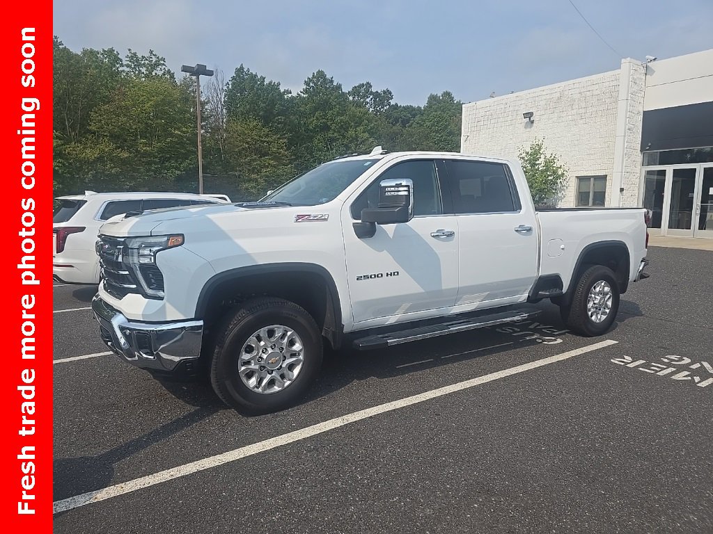 2024 Chevrolet Silverado 2500HD LTZ photo 3