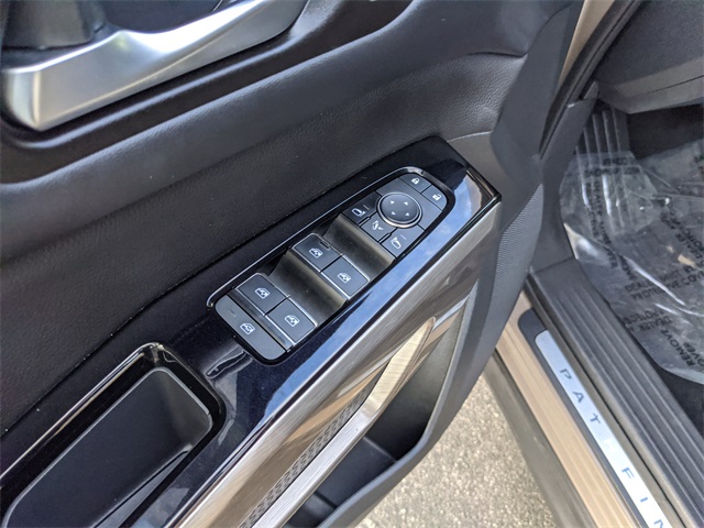2023 Nissan Pathfinder Platinum photo 19