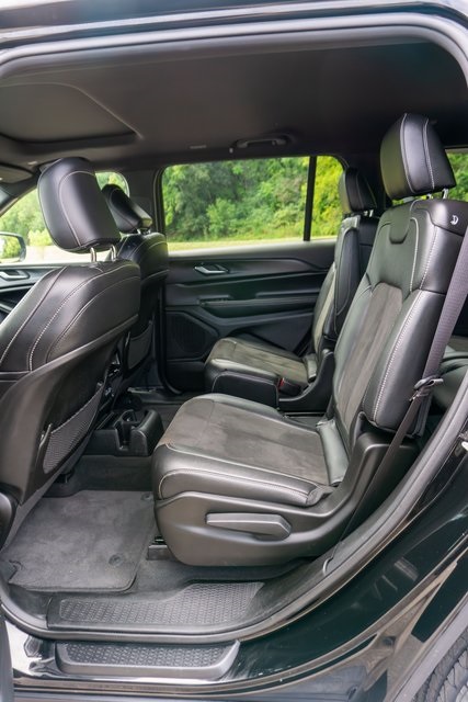 2023 Jeep Grand Cherokee Altitude photo 6