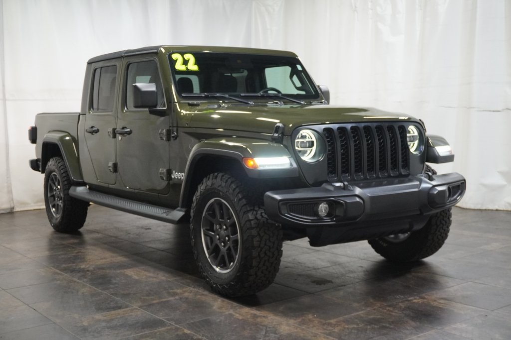2022 Jeep Gladiator Overland's photo