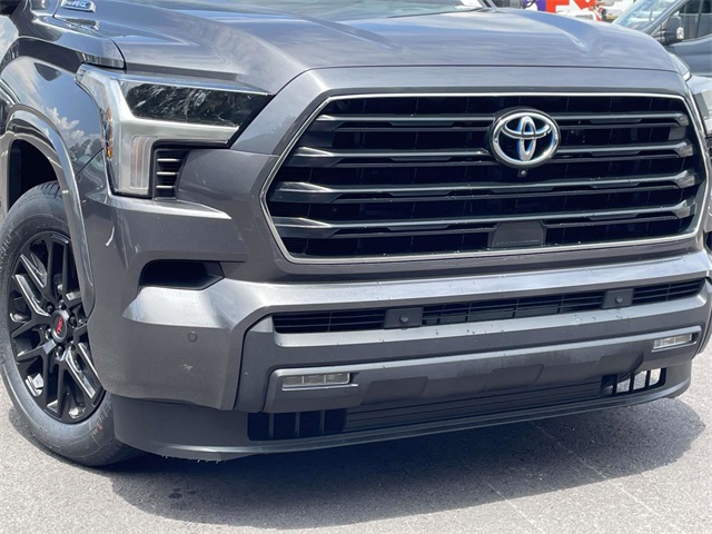 2023 Toyota Sequoia SR5 photo 2