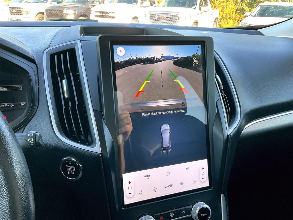 2022 Ford Edge SEL photo 18