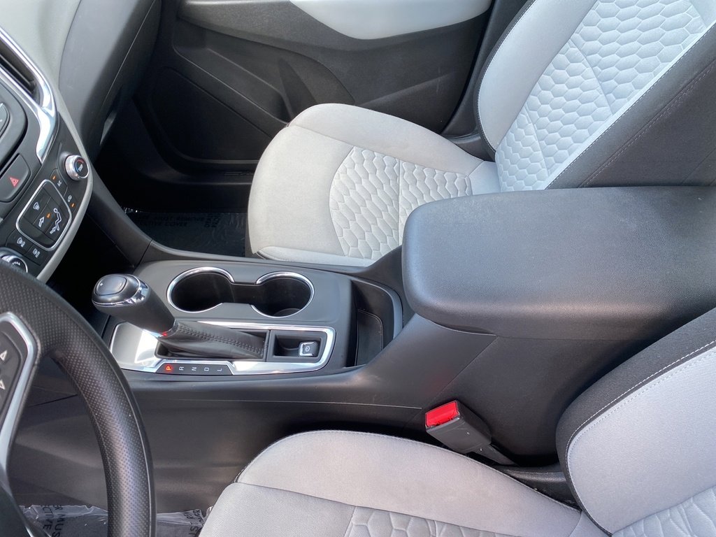 2020 Chevrolet Equinox LS photo 16
