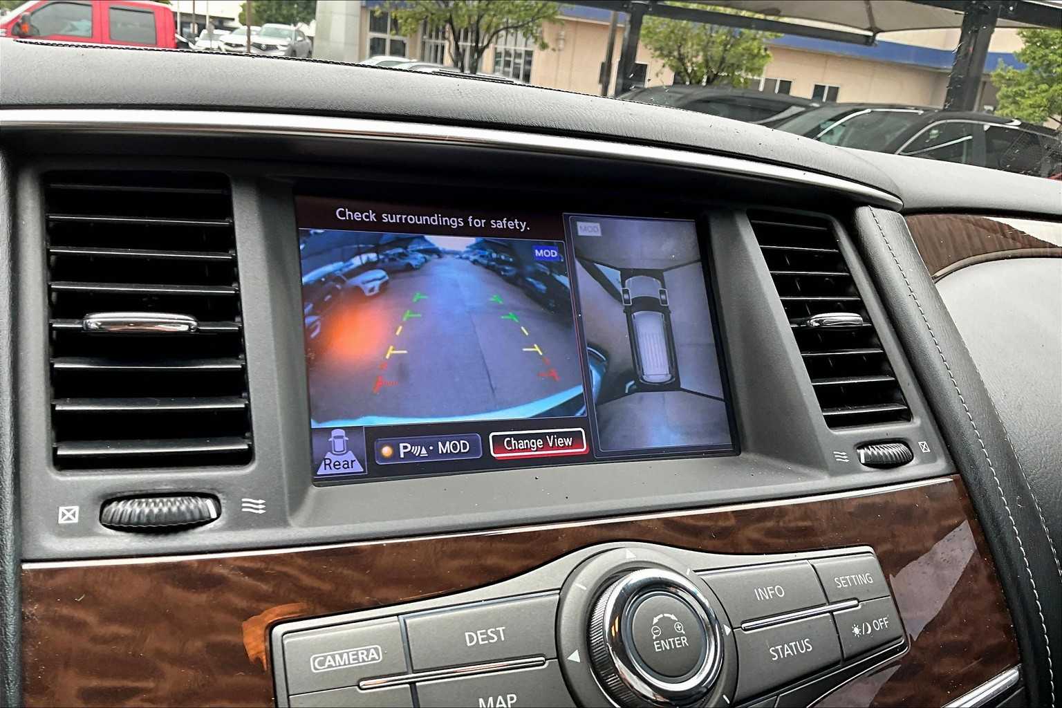 2017 Nissan Armada Platinum photo 25