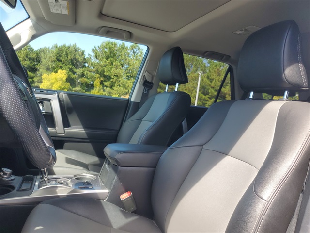 2020 Toyota 4Runner SR5 Premium photo 14