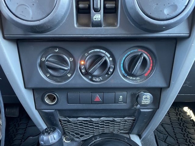 2010 Jeep Wrangler Unlimited Islander photo 18