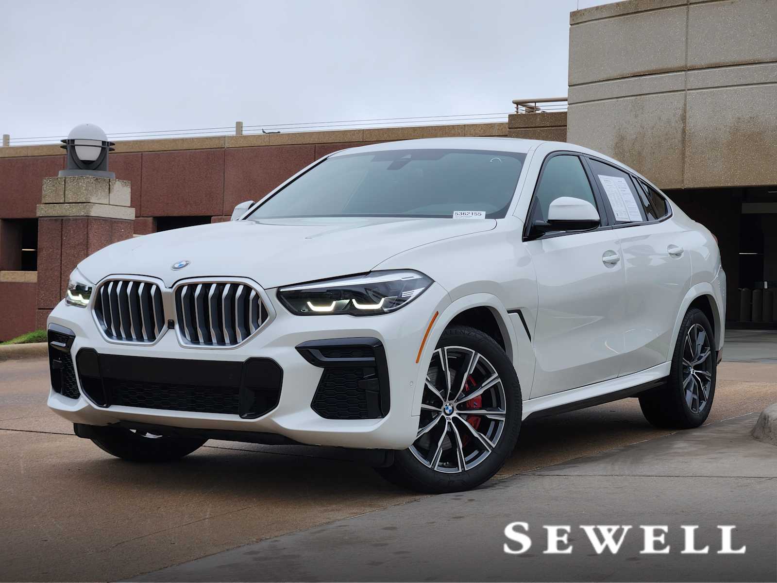 2023 BMW X6 40i's photo