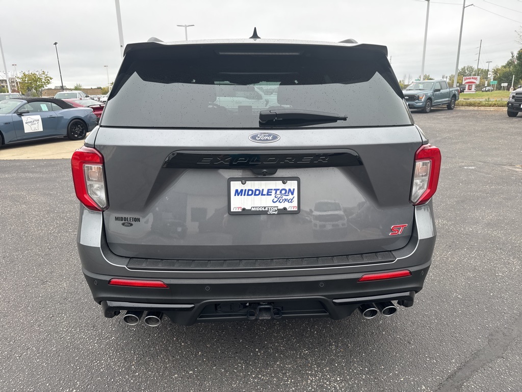 2021 Ford Explorer ST photo 3