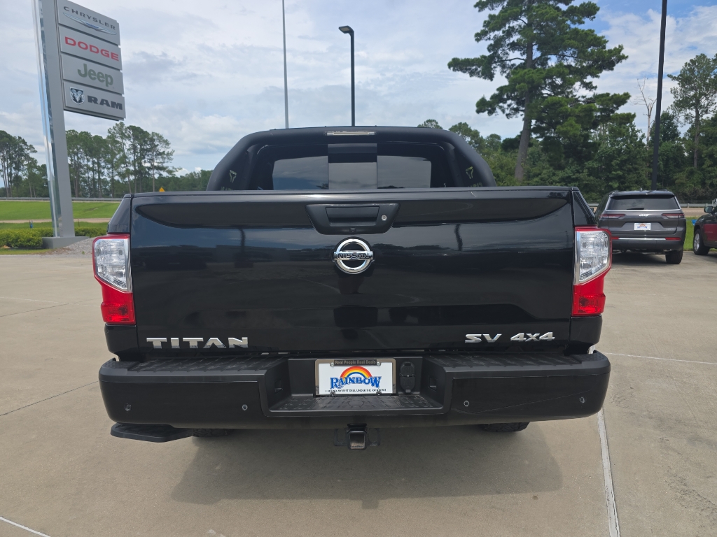 2022 Nissan Titan SV photo 3