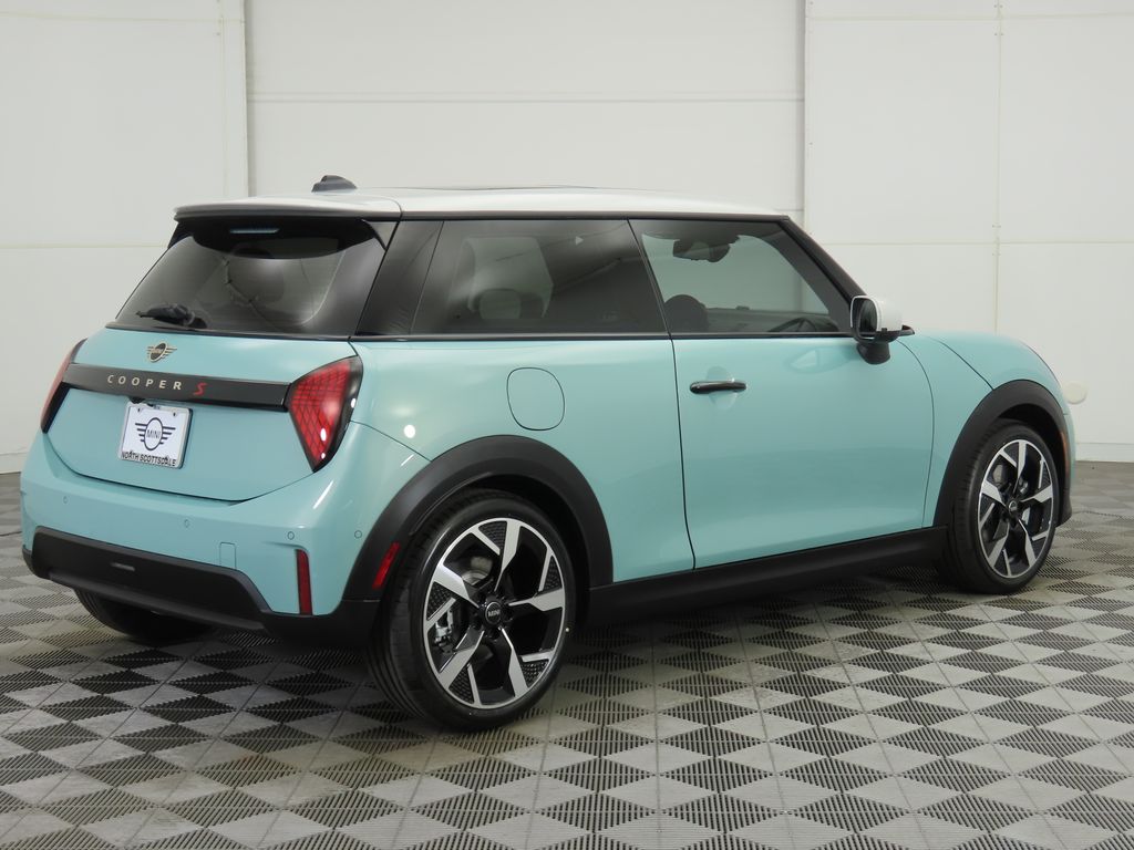 2026 Mini Cooper Hardtop S 2 Door Iconic photo 4