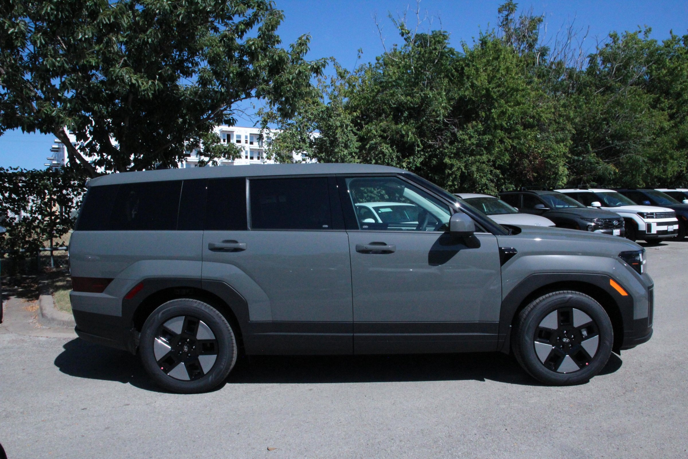 2026 Hyundai Santa Fe SE photo 3