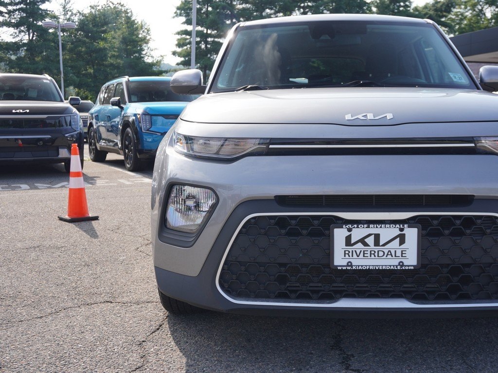 2022 Kia Soul LX photo 12