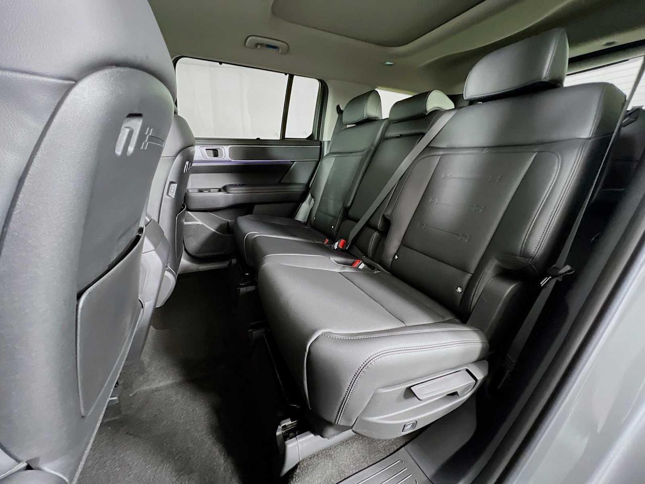 2026 Hyundai Santa Fe Limited photo 2