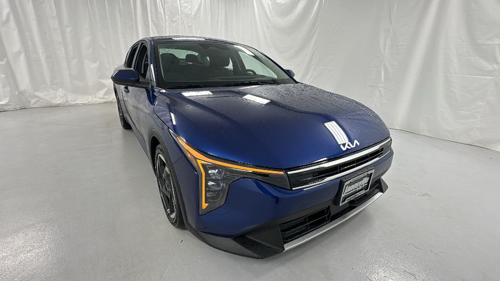 2025 Kia K4 EX's photo