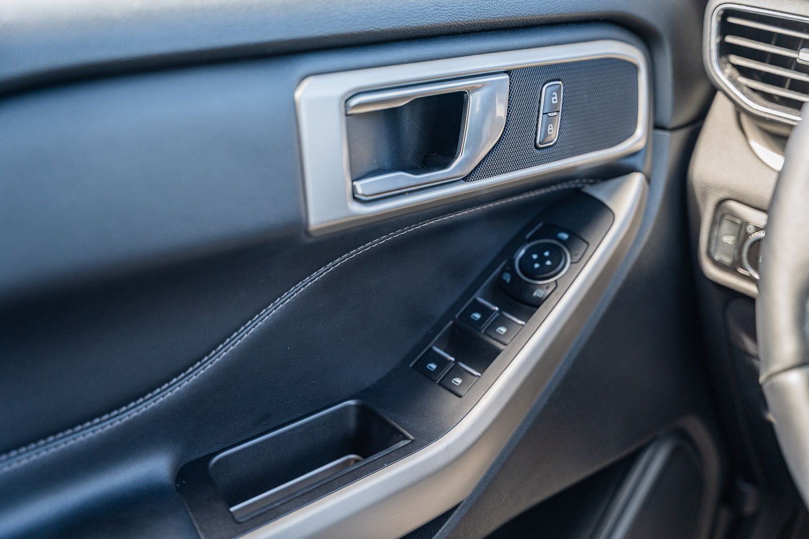 2022 Ford Explorer XLT photo 23