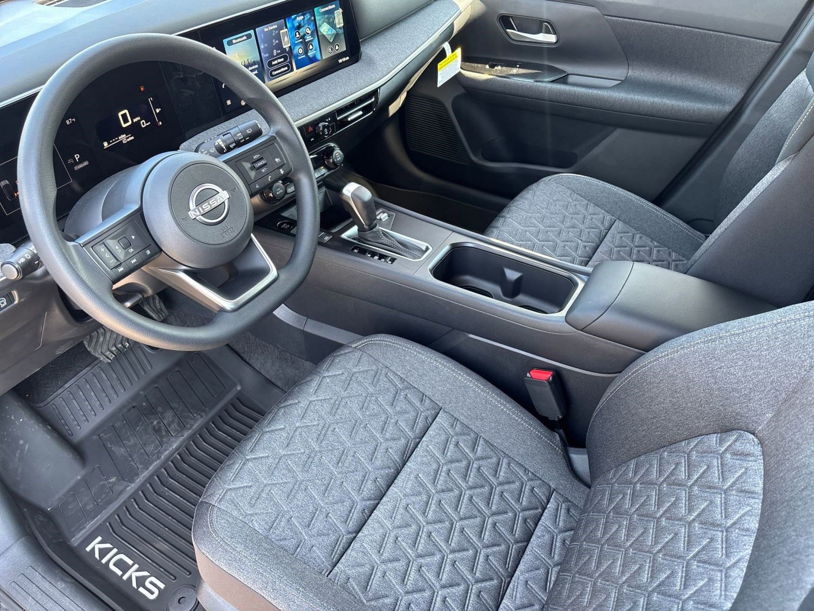 2026 Nissan Kicks SV photo 4