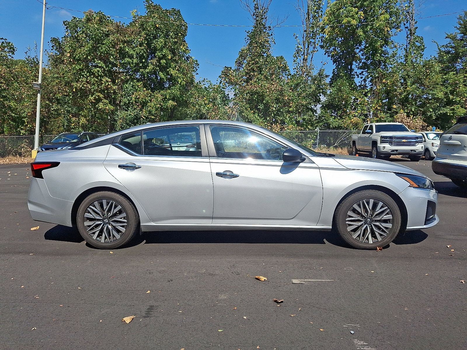 2024 Nissan Altima 2.5 SV photo 7