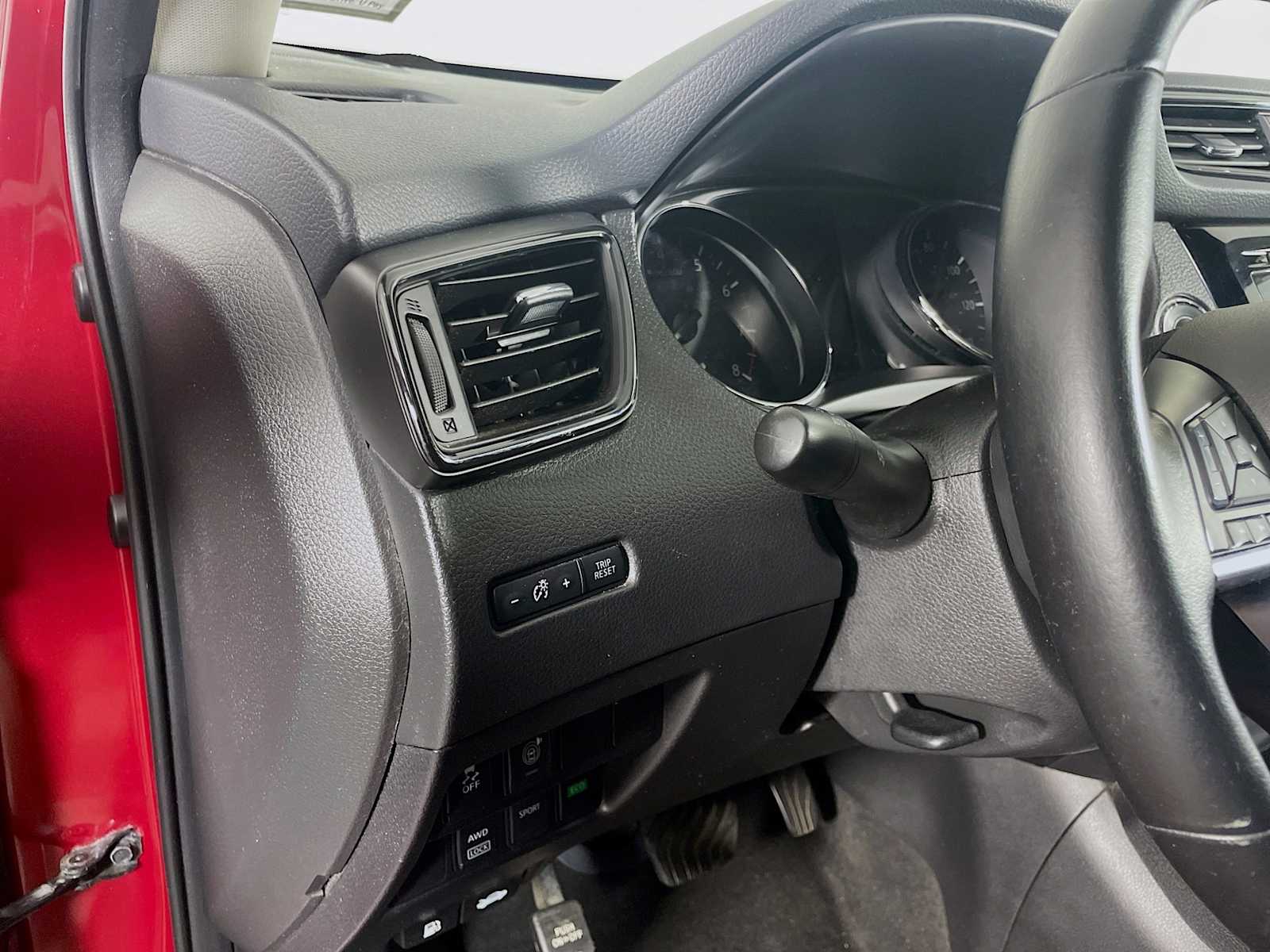 2017 Nissan Rogue SV photo 8