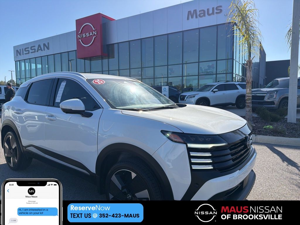 2025 Nissan Kicks SR's photo