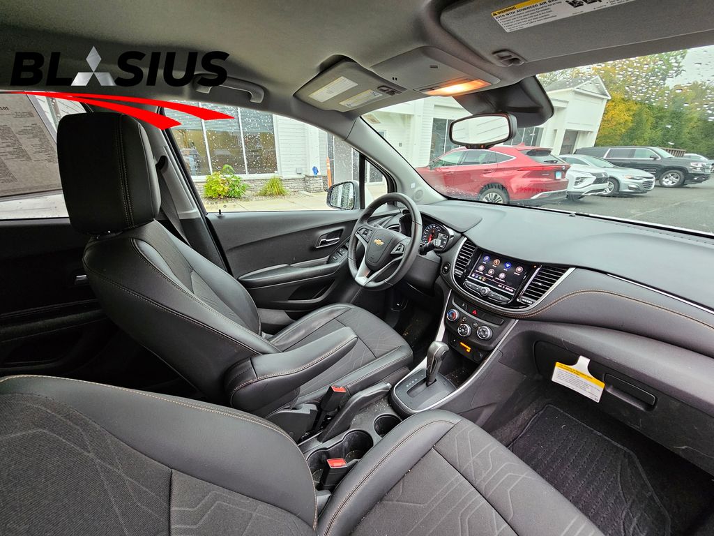 2022 Chevrolet Trax LT photo 12