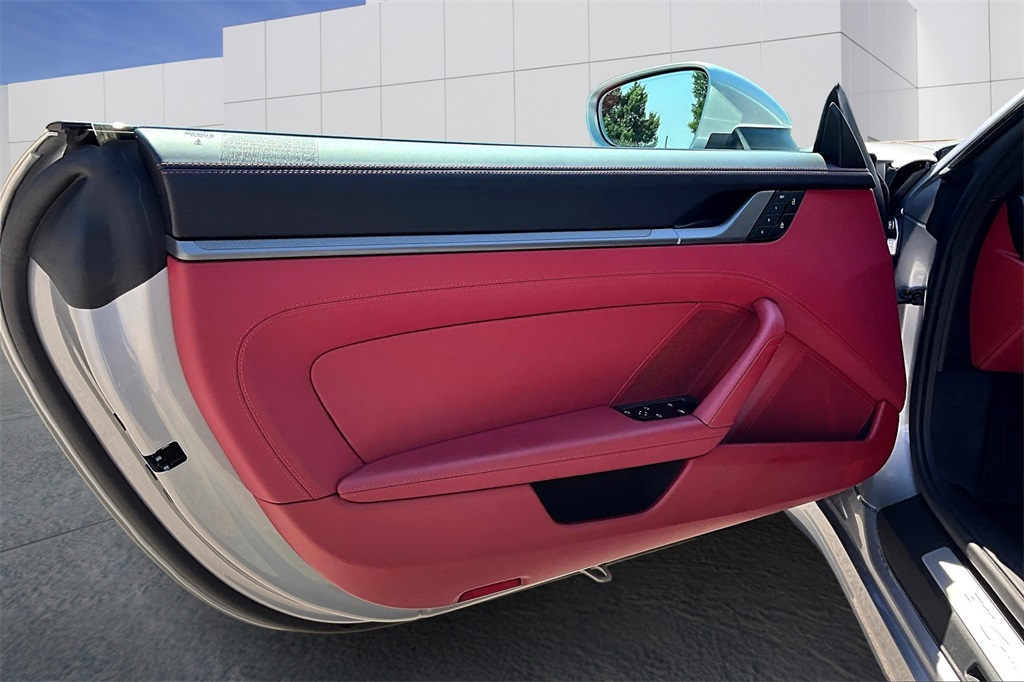 2025 Porsche 911 photo 19