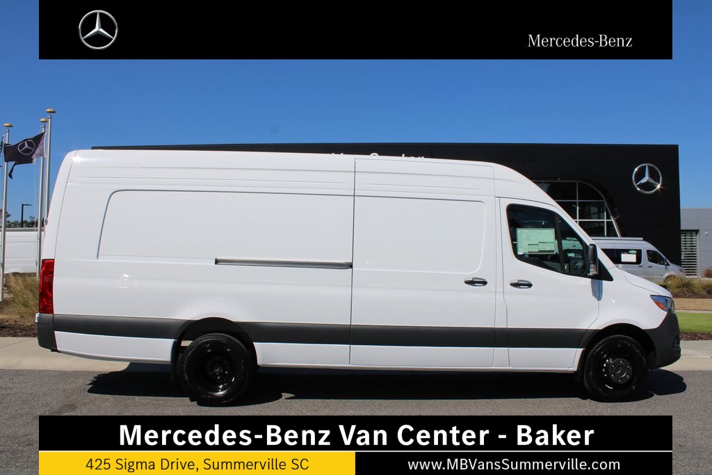 2024 Mercedes-Benz Sprinter Cargo Van Base's photo