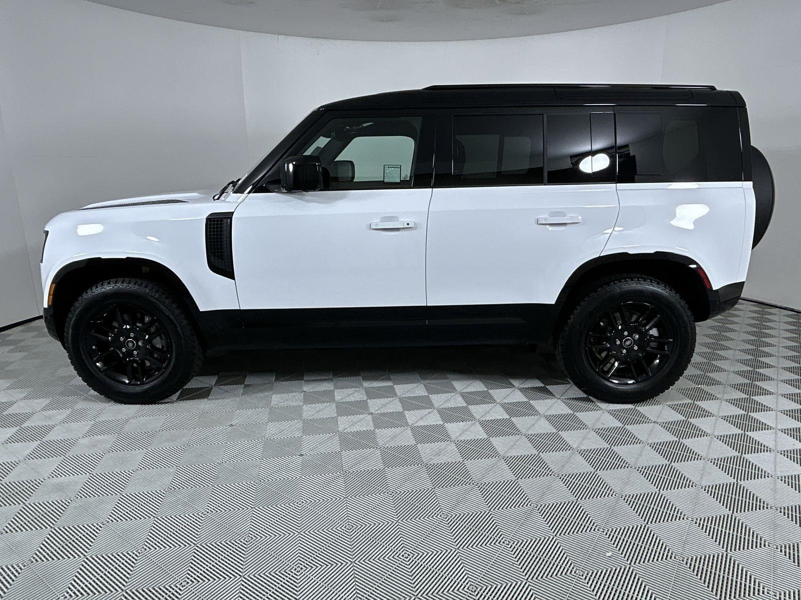 2025 Land Rover Defender 110 X-Dynamic SE photo 2