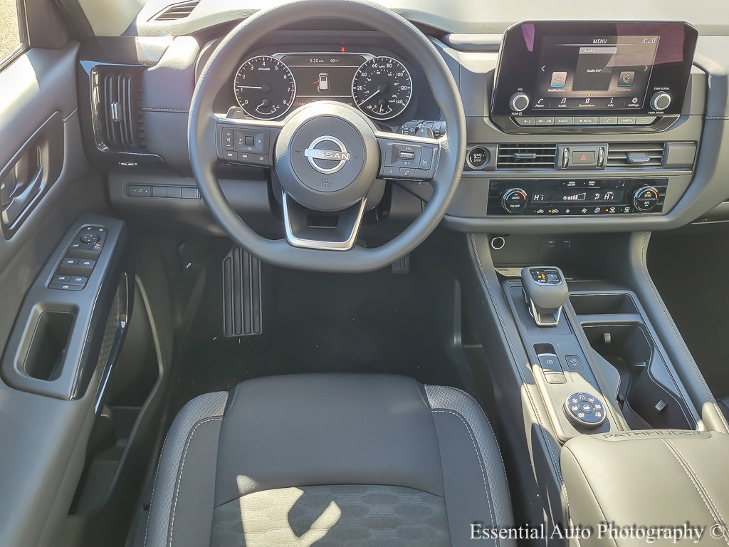 2025 Nissan Pathfinder S photo 11
