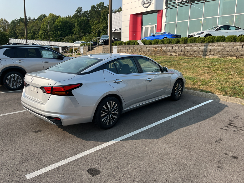 2023 Nissan Altima 2.5 SV photo 3