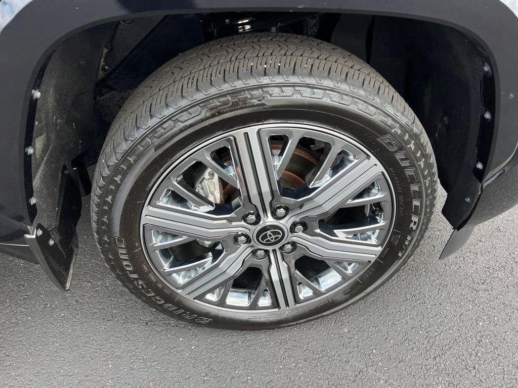 2024 Toyota Sequoia Capstone photo 28