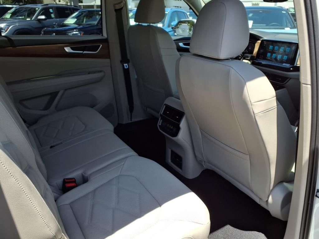 2025 Volkswagen Atlas SE photo 20