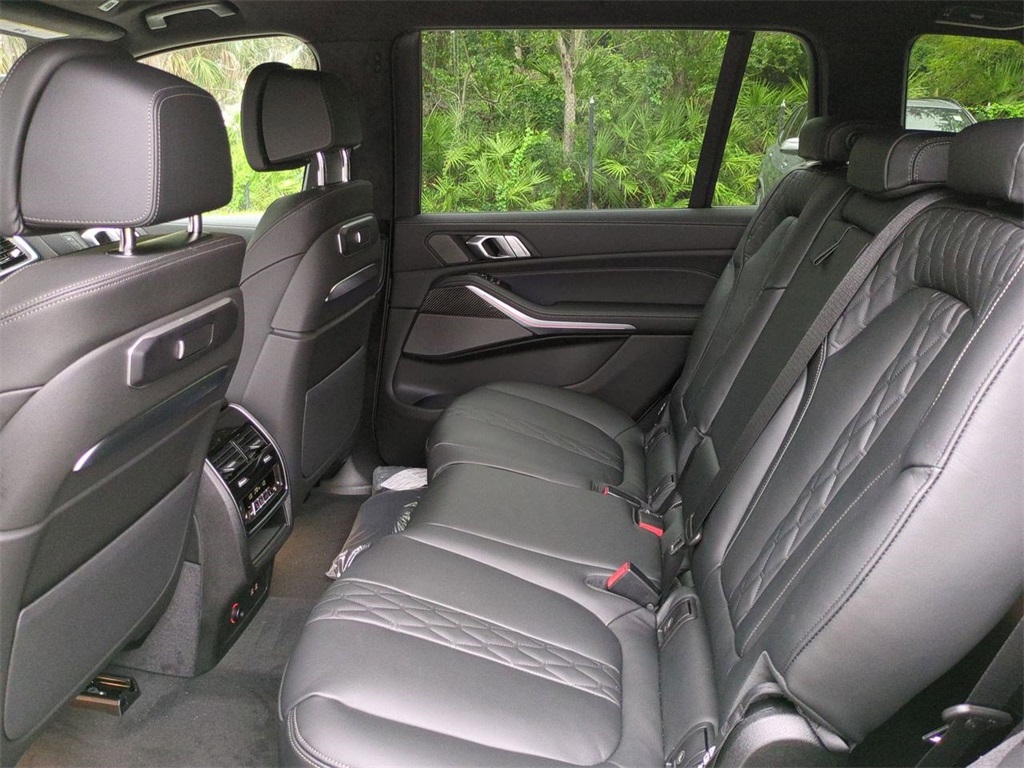 2026 Bmw X7 M60i photo 12