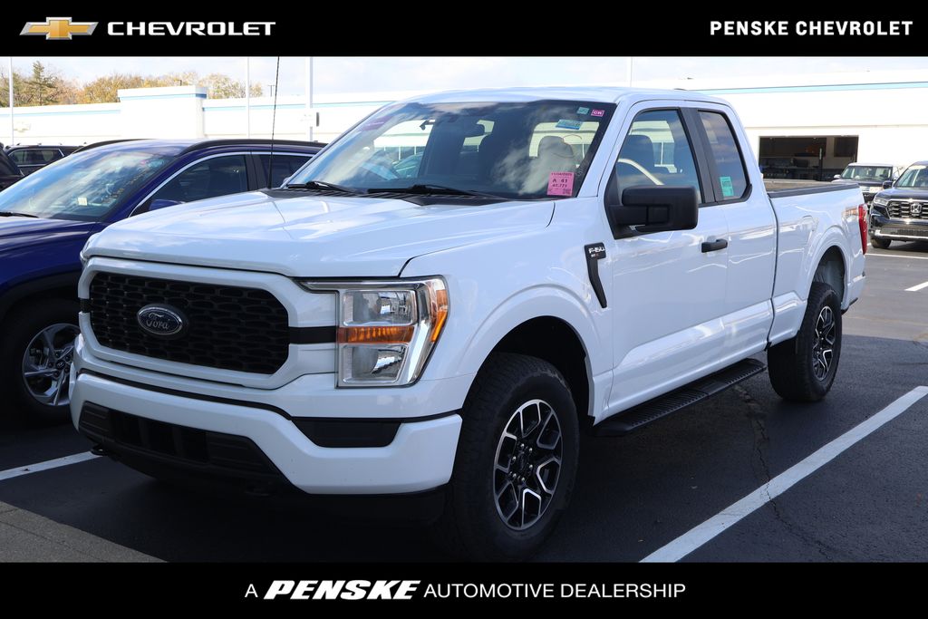 2022 Ford F-150 XL's photo