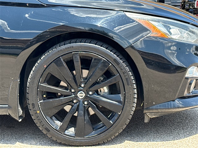 2022 Nissan Altima 2.5 SR photo 3