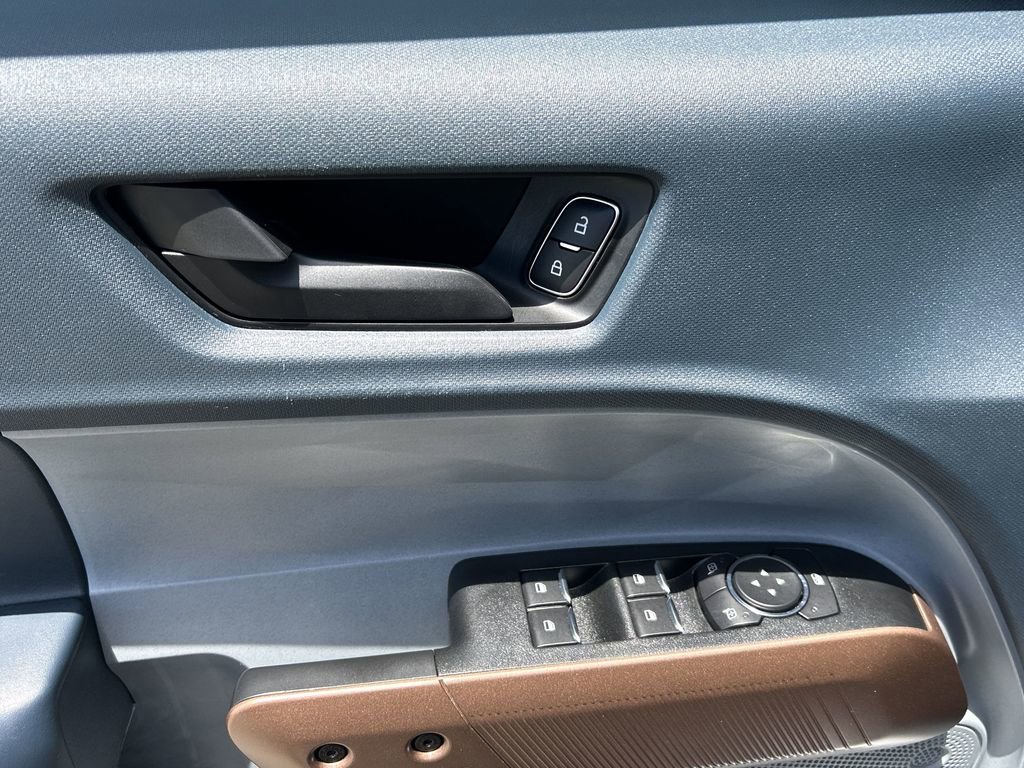 2022 Ford Maverick Lariat photo 16