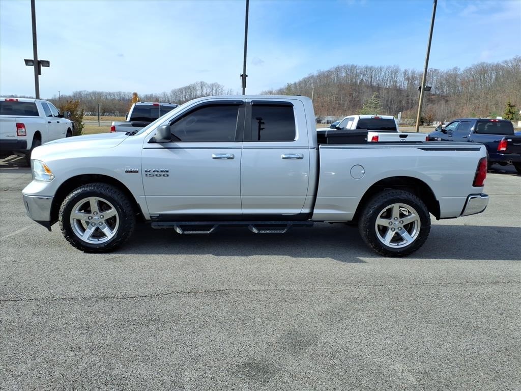 2016 Ram 1500 SLT photo 2