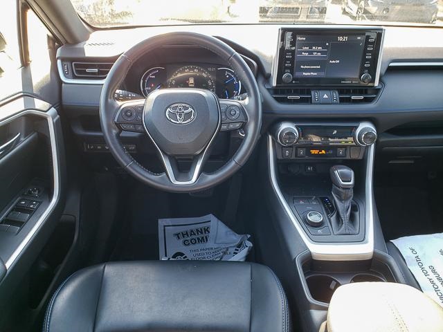 2019 Toyota RAV4 Hybrid XSE photo 23