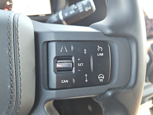 2024 Land Rover Defender 110 photo 36