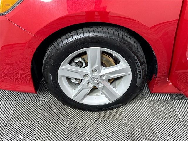 2013 Toyota Camry L photo 4