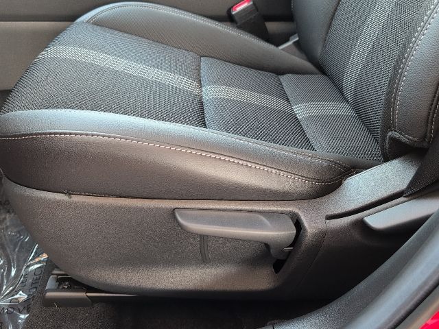 2025 Mazda CX-50 2.5 Select photo 18