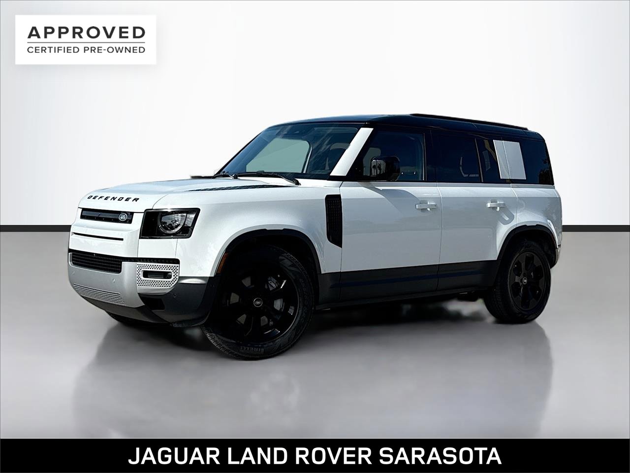2025 Land Rover Defender S's photo