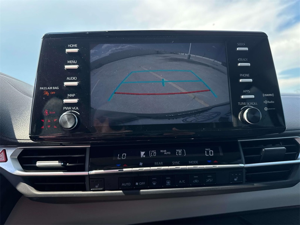 2024 Toyota Sienna XLE photo 27