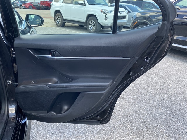 2023 Toyota Camry SE photo 13
