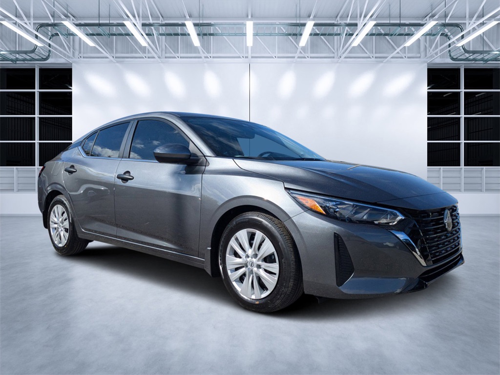 2025 Nissan Sentra S's photo