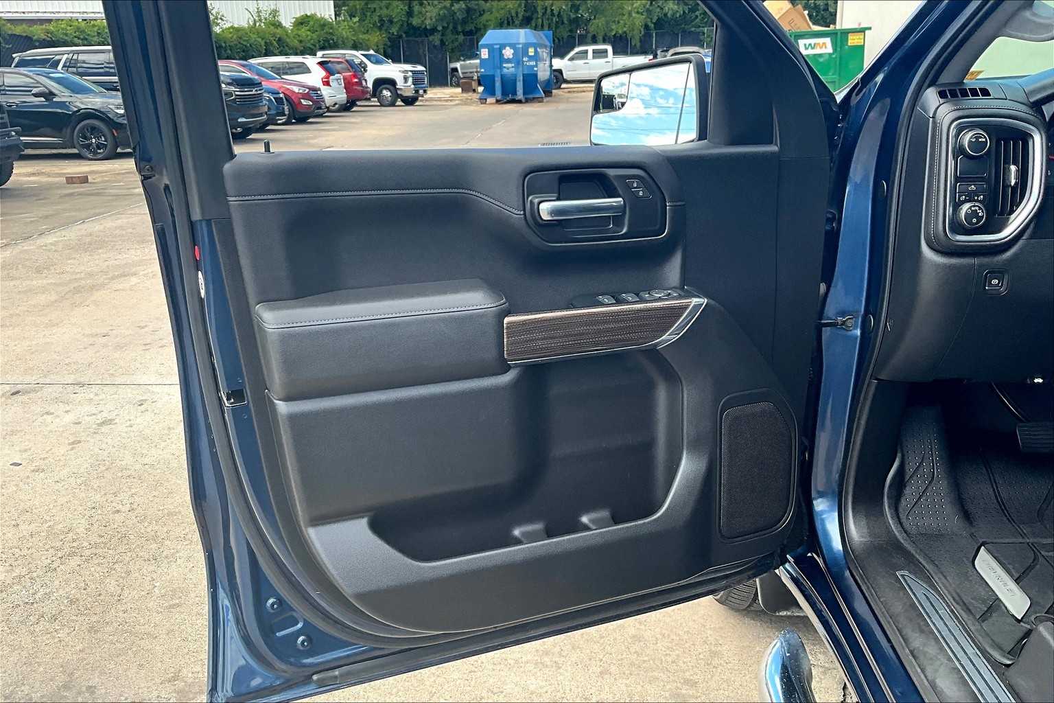 2020 Chevrolet Silverado 1500 LT photo 21