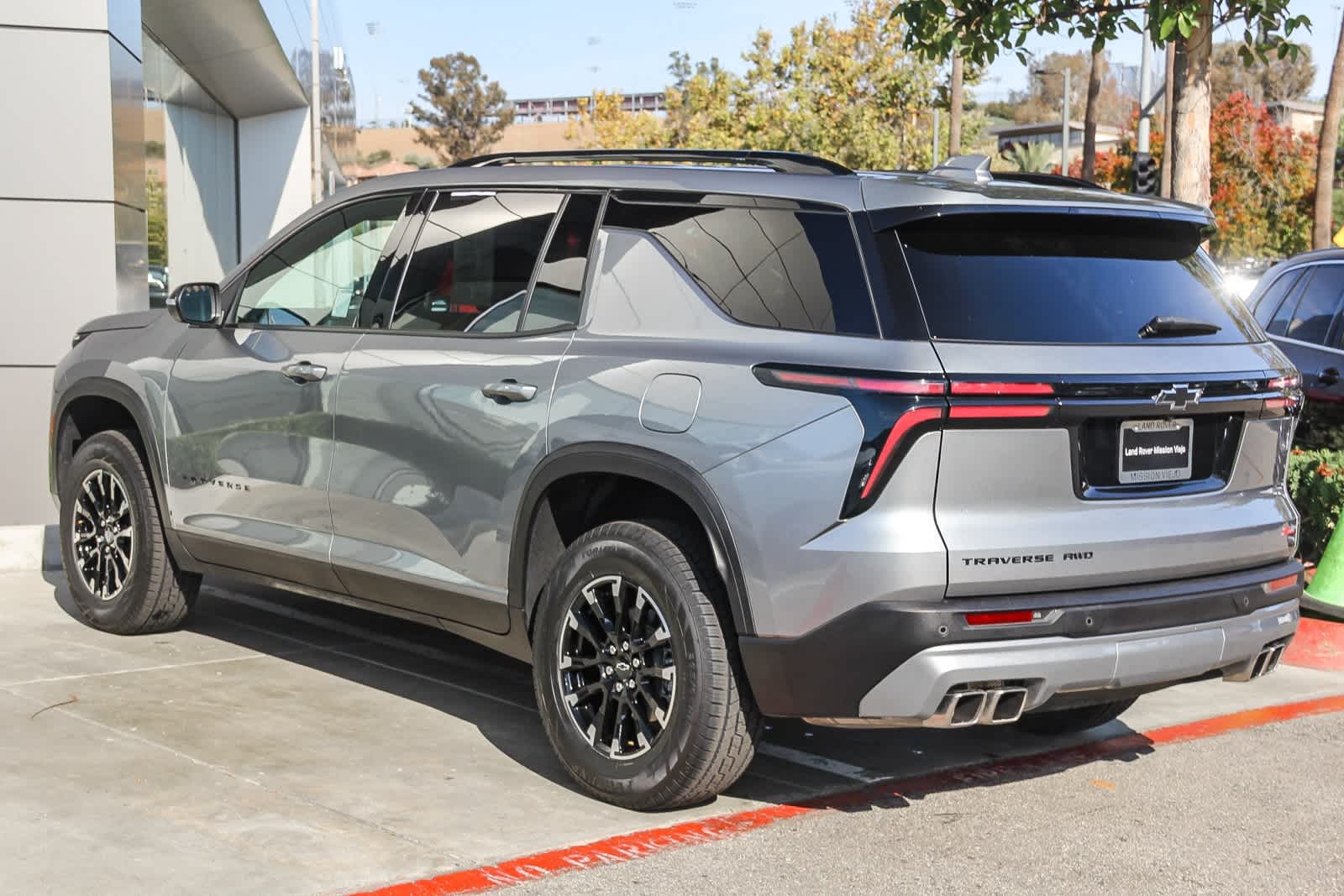 2025 Chevrolet Traverse Z71 photo 4