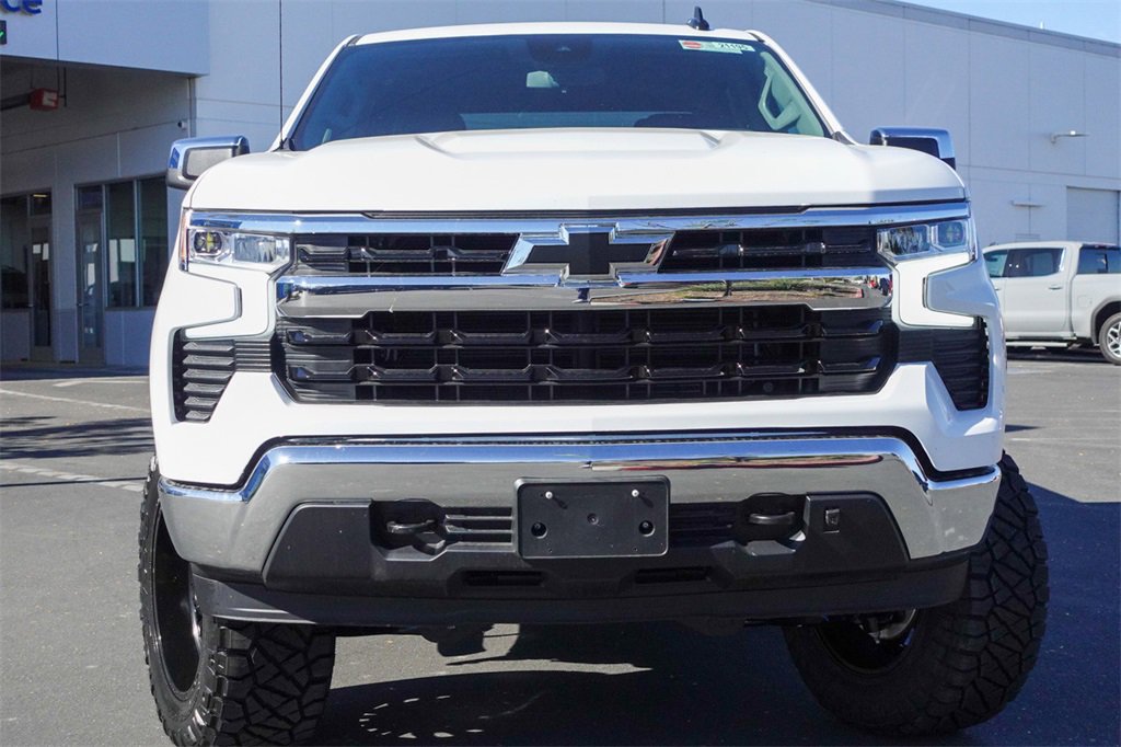 2026 Chevrolet Silverado 1500 LT photo 3