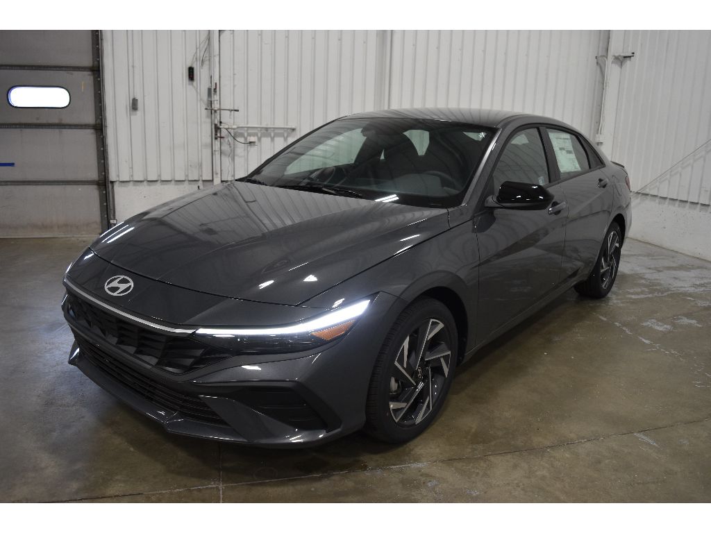 2025 Hyundai Elantra SEL Sport photo 2