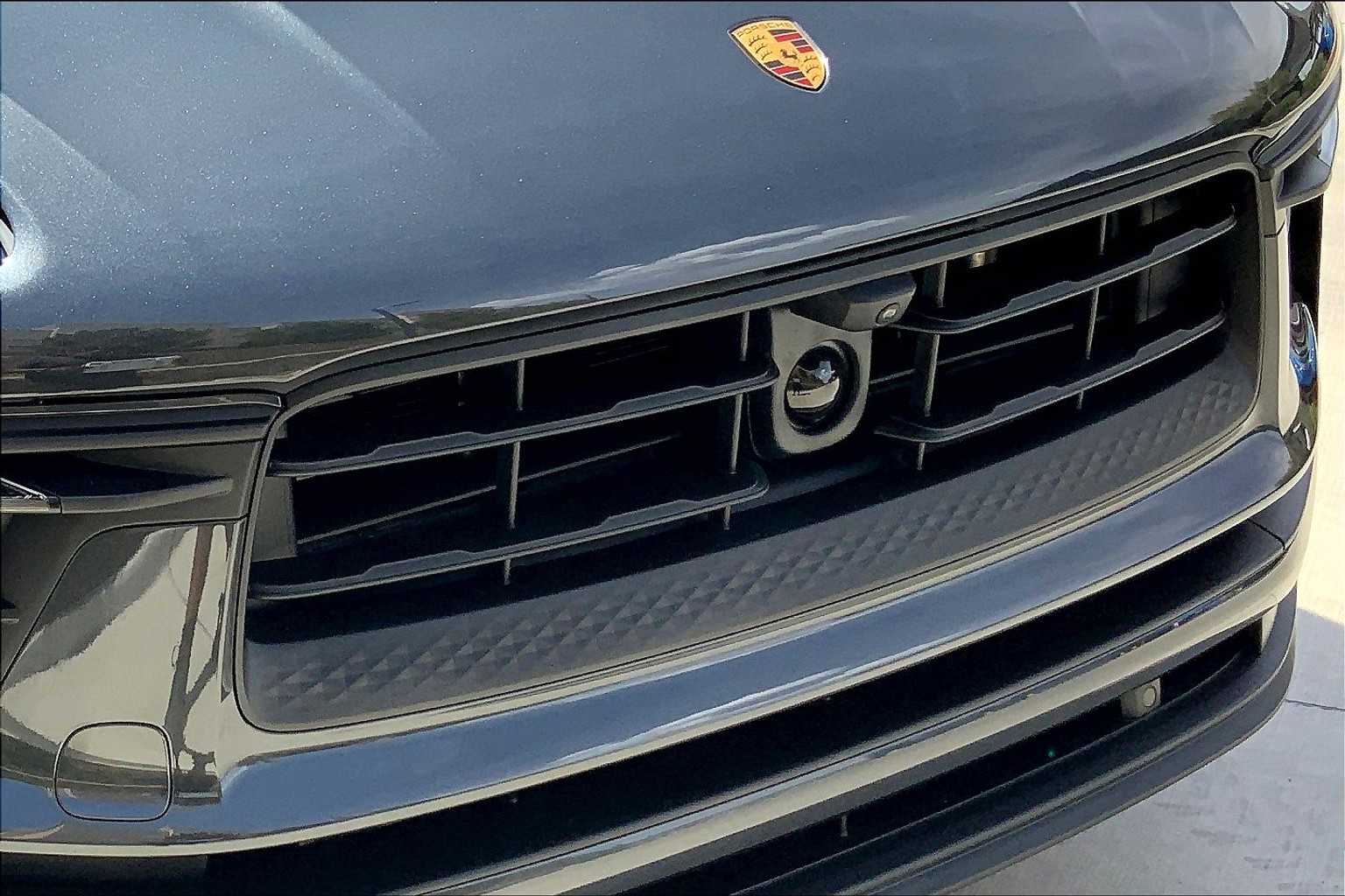 2025 Porsche Macan S photo 21