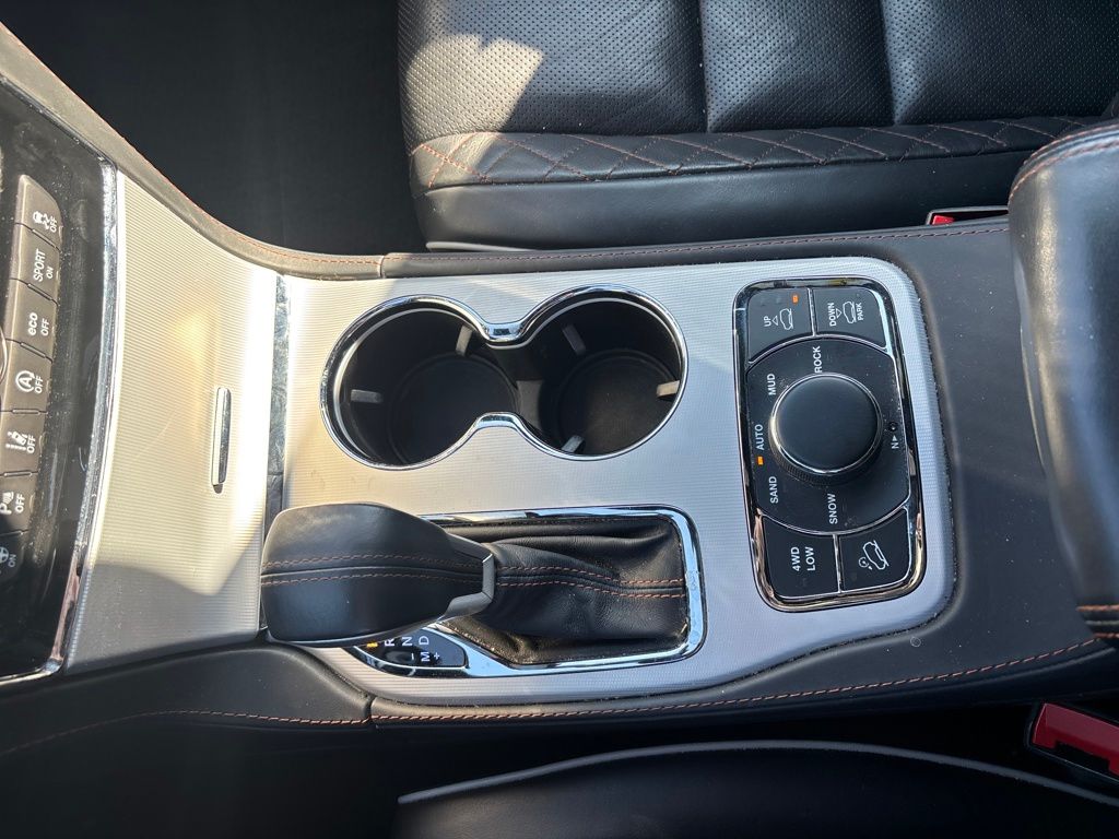 2019 Jeep Grand Cherokee Summit photo 27